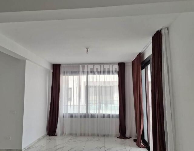 apartment-ecf14fc1-79c3-4a70-8490-868a815516e8_Wtr.jpg