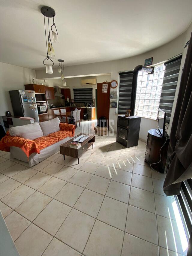 detachedHouse-df9651a9-ba74-4af8-9bf0-e58437c607e6_Wtr.jpg