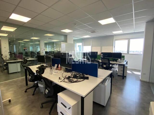 office-9f5d0957-905e-48fb-b5c2-5173ab4ace57_Wtr.jpg