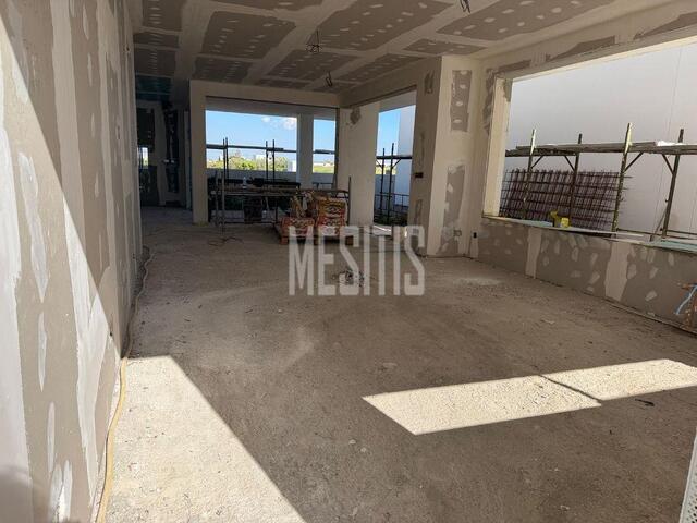 detachedHouse-aa2d3c40-f1ce-4701-9b78-4a74049908cf_Wtr.jpg