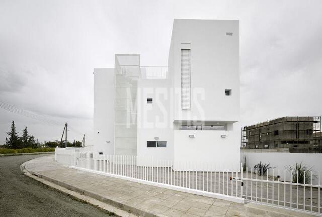 detachedHouse-87abf459-ce23-46f8-9075-18477f24e66d_Wtr.jpeg