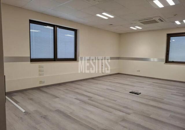 office-14068929-ebf4-4ecb-ad4b-0d1dd438b1a8_Wtr.jpg