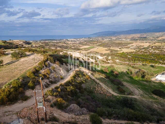 land-d7be8d9c-72e2-4c8d-8ee2-c98a7c70cdc0_Wtr.jpeg