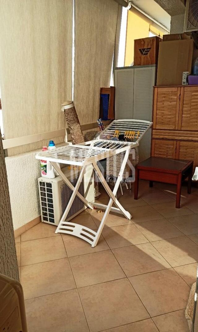 apartment-7c342cbe-e6e3-4df4-b070-aa828c3eff1a_Wtr.jpeg