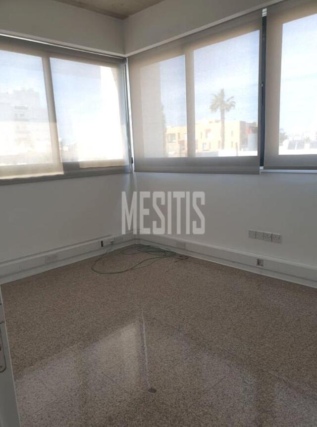 office-476df238-49d1-4e7a-81ce-b0a73e8a0565_Wtr.jpg