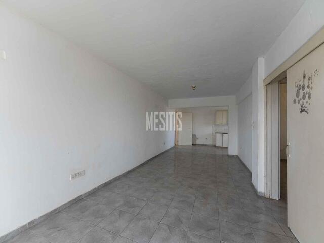 apartment-73405928-ce7f-43f8-a4c2-a3583e92e597_Wtr.jpg