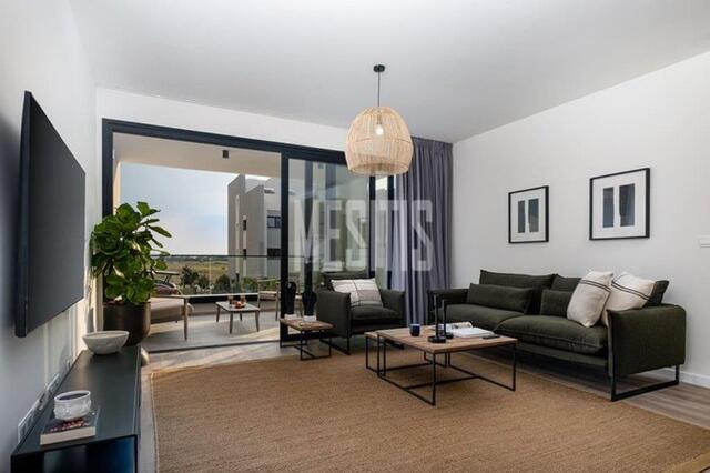 apartment-d557b71b-eeaf-49c0-9b84-90881502954b_Wtr.jpeg