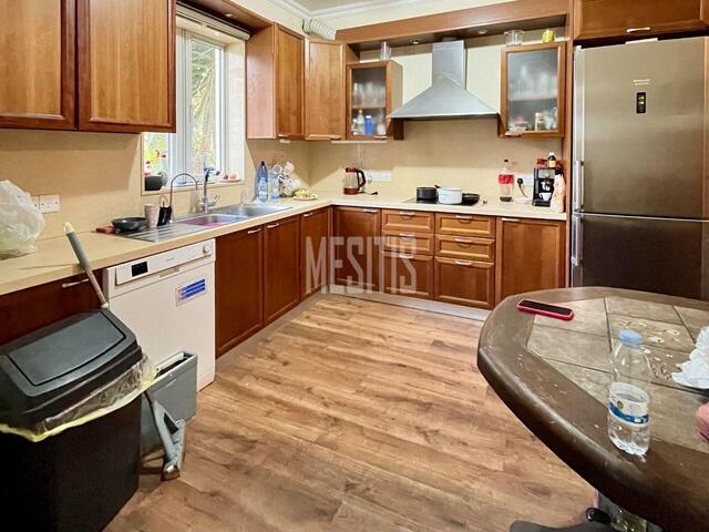 detachedHouse-0f9c6648-2f5b-493c-8b3e-a668095ed276_Wtr.jpg