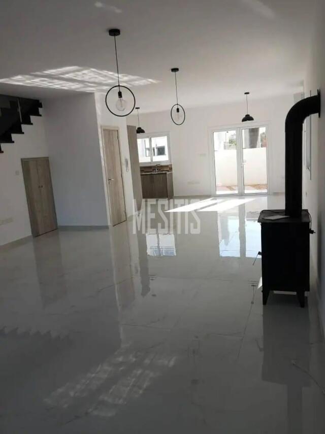 detachedHouse-f6dc28a0-2f46-4969-b054-efe569deb579_Wtr.jpg