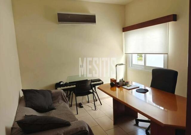 apartment-8de5b454-e19c-4a18-8a73-00e5cf458408_Wtr.jpg