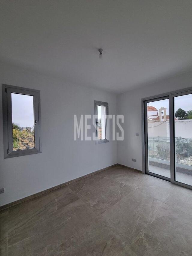 apartment-8d5c1170-9b68-442e-996e-3ea3949ff093_Wtr.jpg