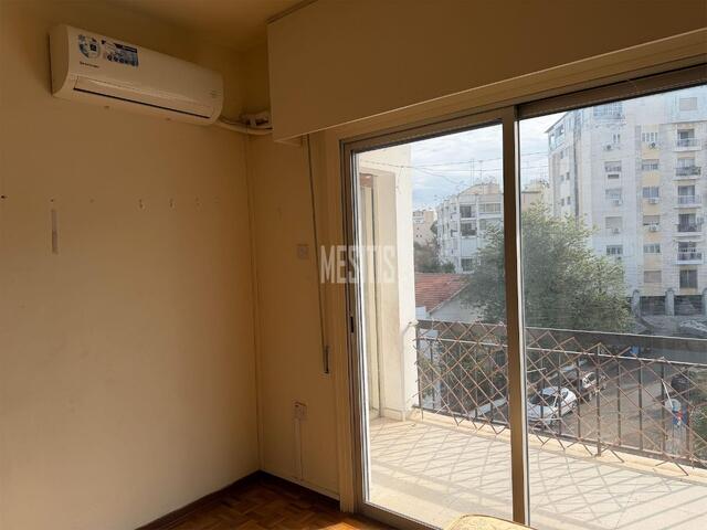 apartment-a7a41596-4f5d-4a2c-bf69-013c68f3f8f8_Wtr.jpg