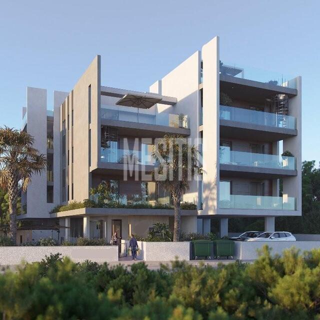 apartment-5ba90cdc-d6d9-4ed9-b038-736586f74d8a_Wtr.jpg