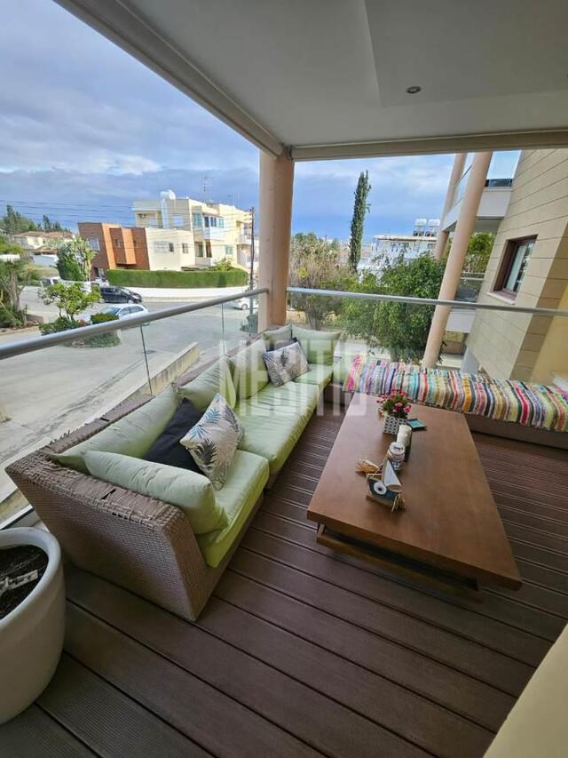 apartment-5ed12aa0-b418-4d4c-b0d7-4b016e568a0a_Wtr.jpg