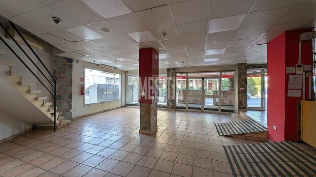 store-bbec258f-c7b8-4a15-bfd1-48f98e8d1085_Wtr.jpg