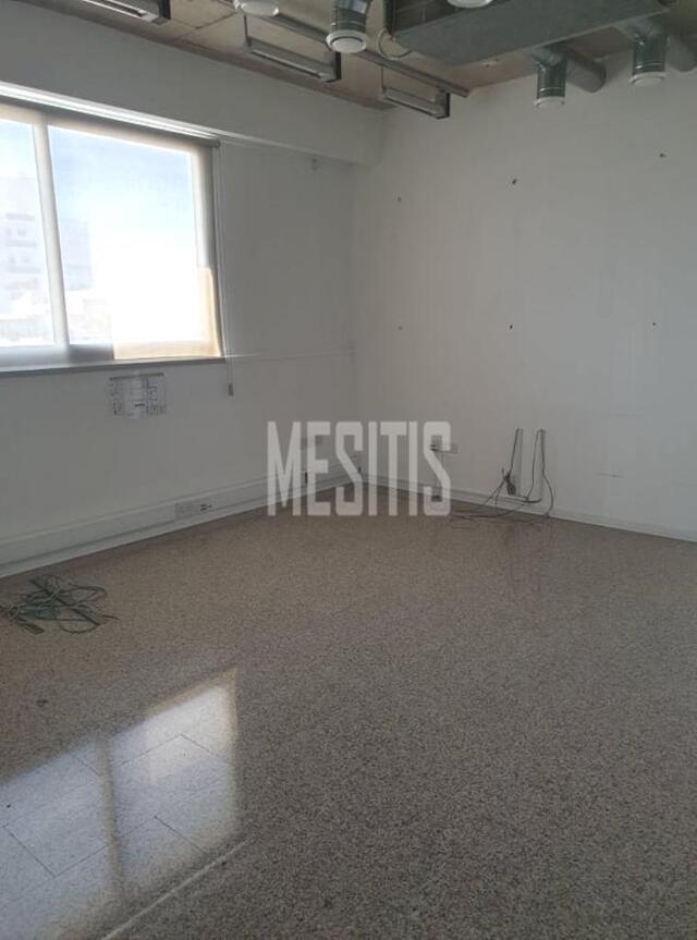 office-b20e8f7a-01a3-4762-9fba-72d8d1ac4732_Wtr.jpg