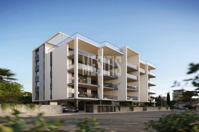 apartment-d77d2534-dd83-4b19-a0d6-71be0e91ec20_Wtr.jpeg