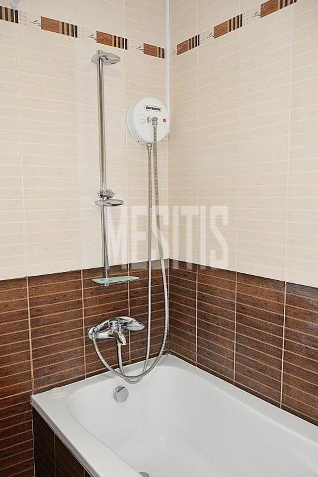 apartment-5bfe0468-2577-4973-bf69-3df720cf8248_Wtr.jpeg