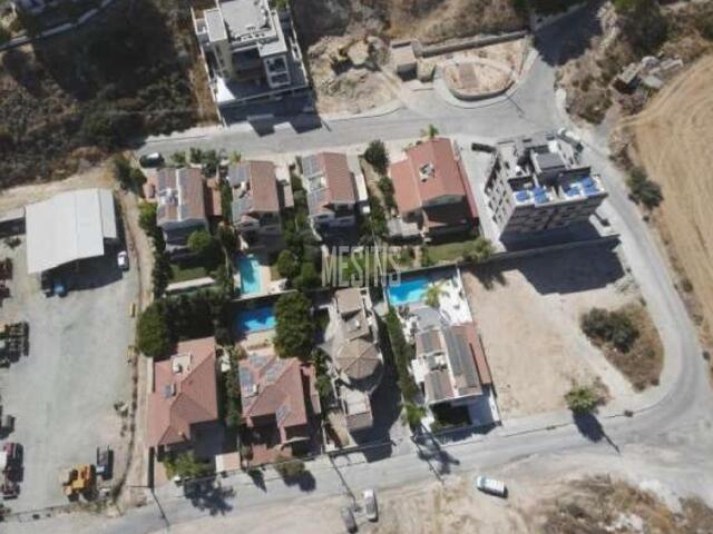 detachedHouse-83c4fd83-69c7-4b6d-950a-424e4004c46c_Wtr.jpg