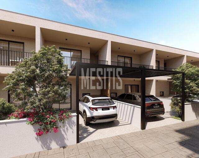 detachedHouse-947bbe60-a322-4ea9-96f0-0dd9e85a163f_Wtr.jpg