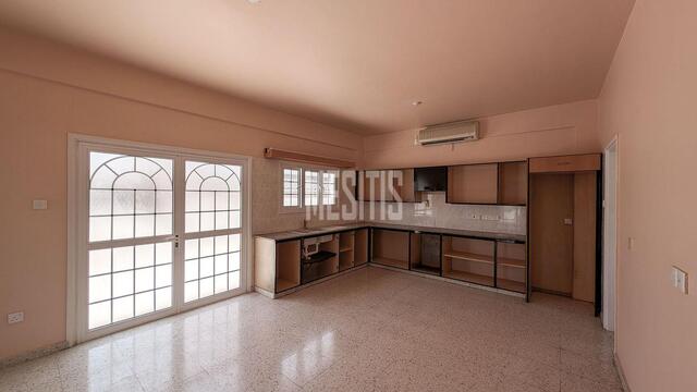 detachedHouse-4da10a0c-2a9c-44c7-8350-e561a540001d_Wtr.jpg