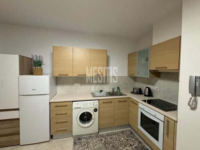 studioLoft-47636624-51e9-4de1-9fc8-d576b69e360a_Wtr.jpg