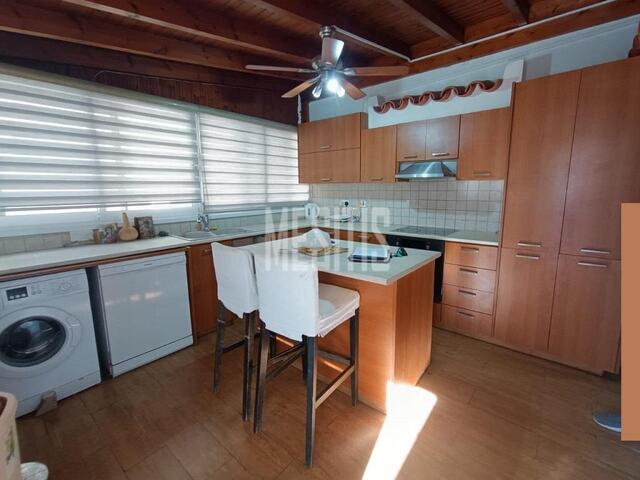 apartment-94f25813-2aa3-4aed-8ce8-a231b3ee1742_Wtr.jpg