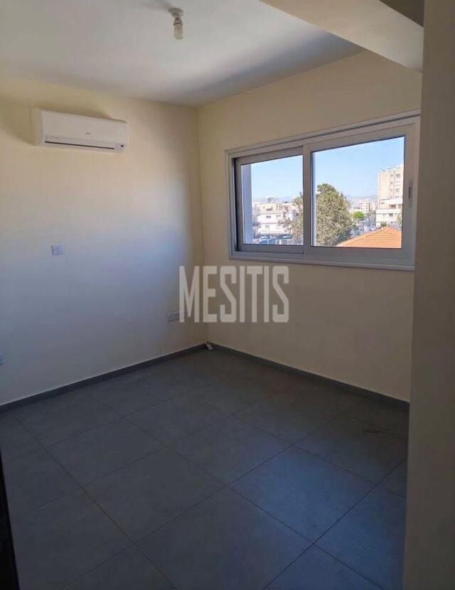 apartment-b688fc6b-bc27-490b-ac75-6363d05f5878_Wtr.jpeg