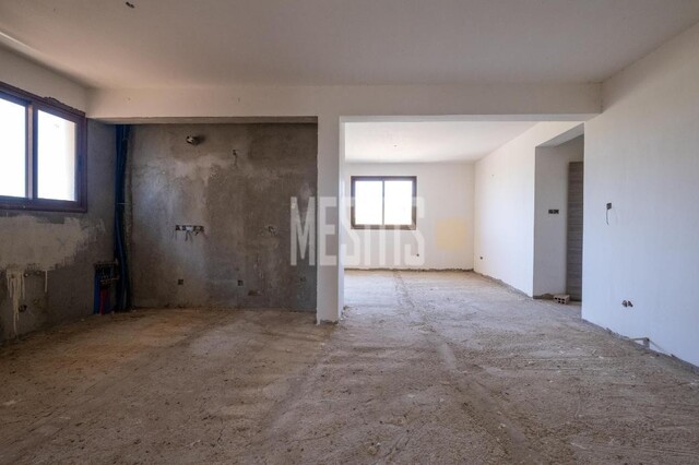 apartment-cdb29866-3150-4642-a202-e2658be333d9_Wtr.jpeg
