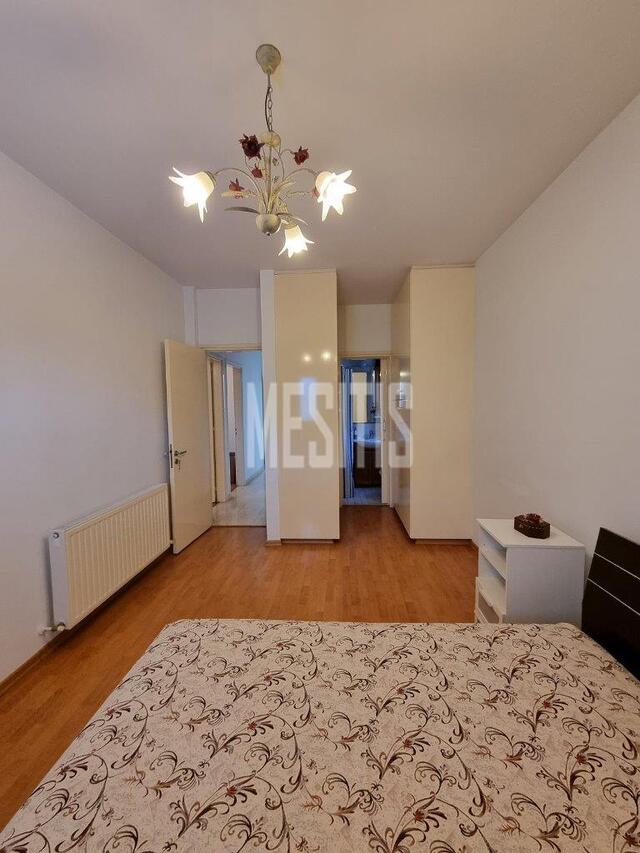 apartment-14bc5f2d-4cf5-47ee-8c05-c2ae197db391_Wtr.jpeg