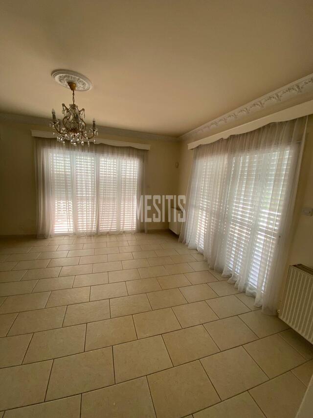 detachedHouse-4b2dd5d8-cbc2-459f-86f9-a55a2f51f202_Wtr.jpeg