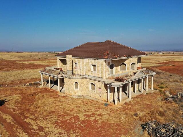 detachedHouse-f8d521a0-ee2d-443d-a3bc-a9f8df5139b3_Wtr.jpeg