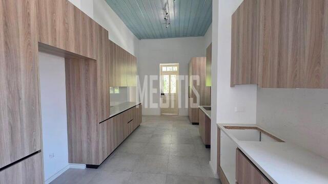 complexLiving-ec0a65c5-6dee-403d-8418-2f24a47c3c11_Wtr.jpg