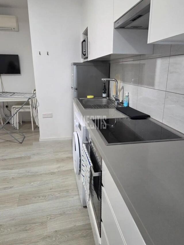apartment-2f45d172-e5cd-4e39-9cba-9e6d36a65634_Wtr.jpg