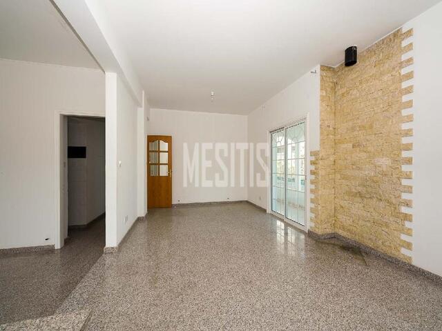 entireBuilding-df07d683-39e5-43fb-90bc-bfd1c20c0613_Wtr.jpg