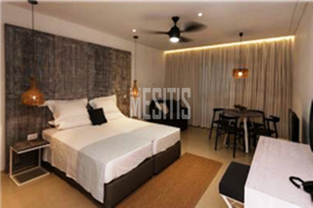 realEstateForBusiness-7e3ad234-3cc7-4b0d-b46d-e218ae918f0e_Wtr.png