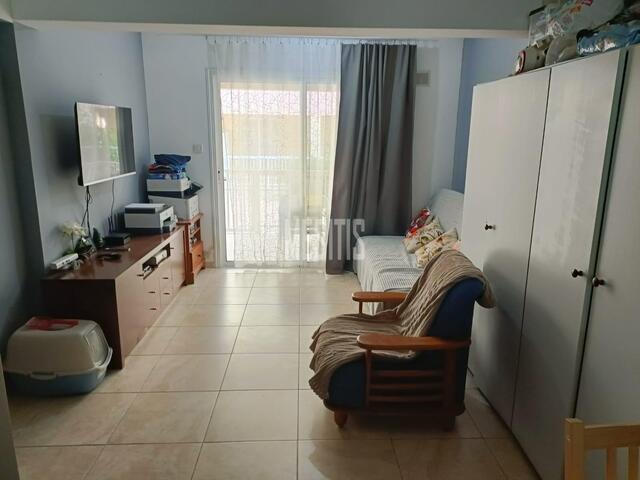 apartment-c7d8d793-075a-4abd-9632-65a034f3151d_Wtr.jpg