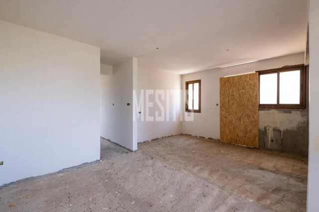 apartment-235cb1e6-3f80-4f1a-aeae-1e9d16b960f5_Wtr.jpeg