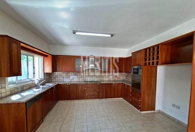 detachedHouse-ed631113-ccb0-4bad-b14e-2cb46803cb56_Wtr.jpg