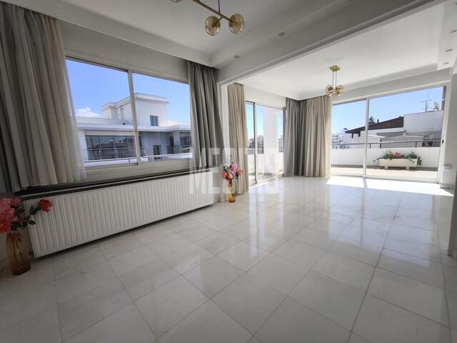 apartment-081ce455-70d8-48df-8482-c0818113eb0a_Wtr.jpg