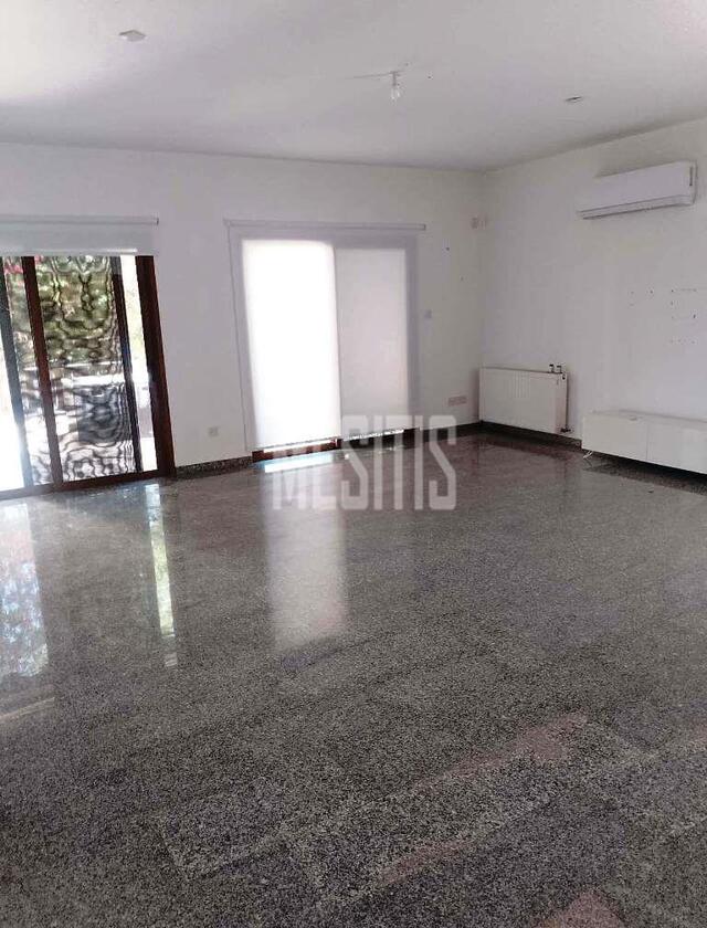 detachedHouse-e187d664-b236-4d1d-be75-5f25db800ec0_Wtr.jpg
