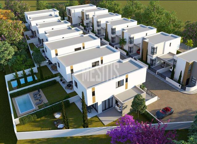 detachedHouse-490802c5-9beb-46c0-907d-ed7abc4ff7fa_Wtr.jpg