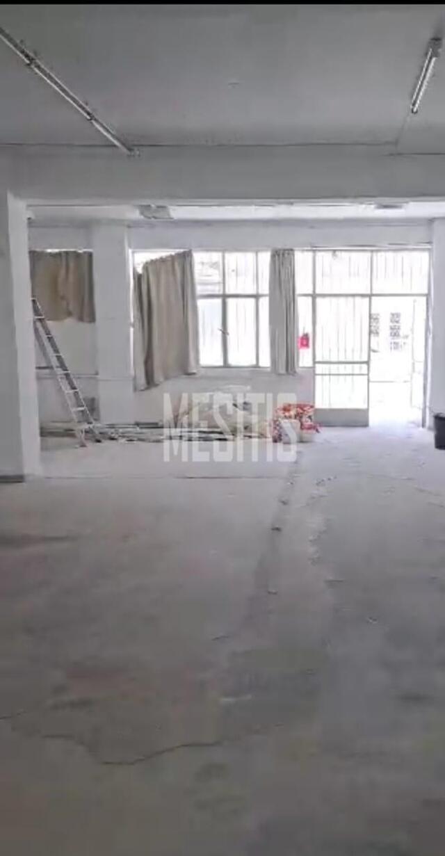 warehouse-e40d4a37-1409-4664-8842-775765deb08a_Wtr.jpg