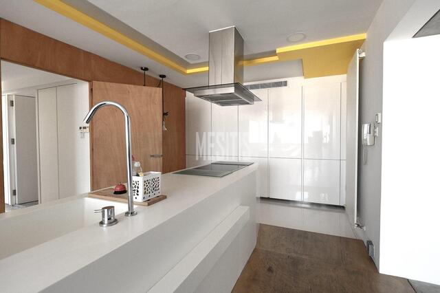 apartment-045601c5-6382-4294-939d-f2ea3c4ee3b3_Wtr.jpeg