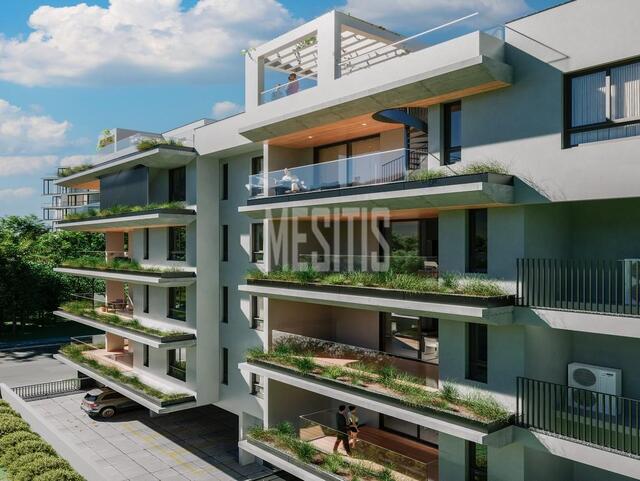 apartment-0402f473-7b83-4ce5-b9dd-eab9c1574760_Wtr.jpeg