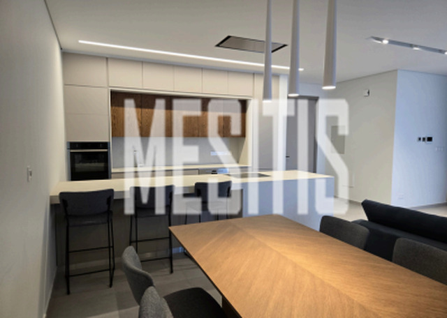 apartment-bf913bde-1b7b-48cf-906e-ee87ae29b148_Wtr.jpeg