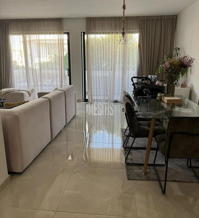 apartment-cf6fd92f-b87c-4c7c-82f3-0db78d3765a6_Wtr.jpg