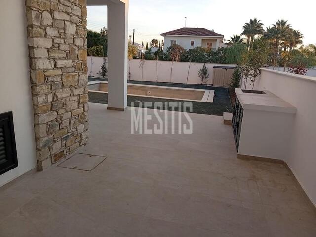 detachedHouse-efe7e323-fb1f-4af6-9821-c6badba1a368_Wtr.jpg