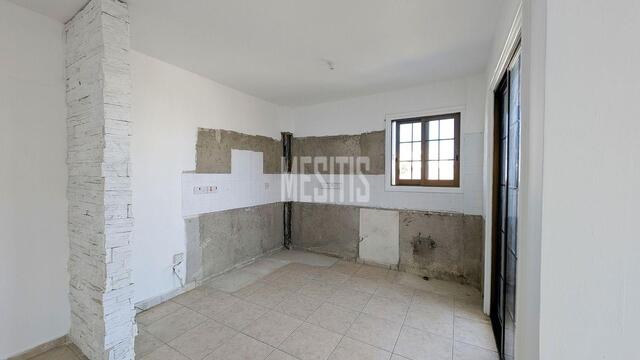 apartment-9d44ac24-d405-4833-bbd8-1aad30136ab7_Wtr.jpg