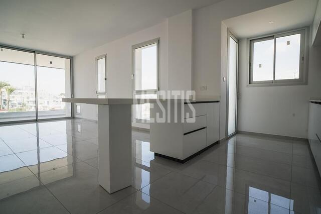 apartment-9fbb9075-cd32-4b4e-ab6e-e3d6d74fb31b_Wtr.jpg